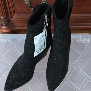 Elegant Black Ankle Boots